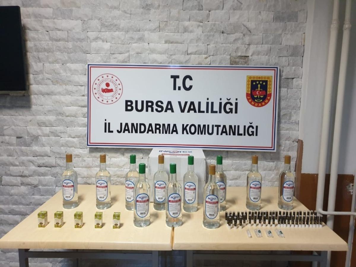 Bursa&rsquo;da bir kişinin &ouml;l&uuml;m&uuml;, bir kişinin de zehirlenmesiyle harekete ge&ccedil;en jandarma ekipleri bir kişiyi g&ouml;zaltına aldı