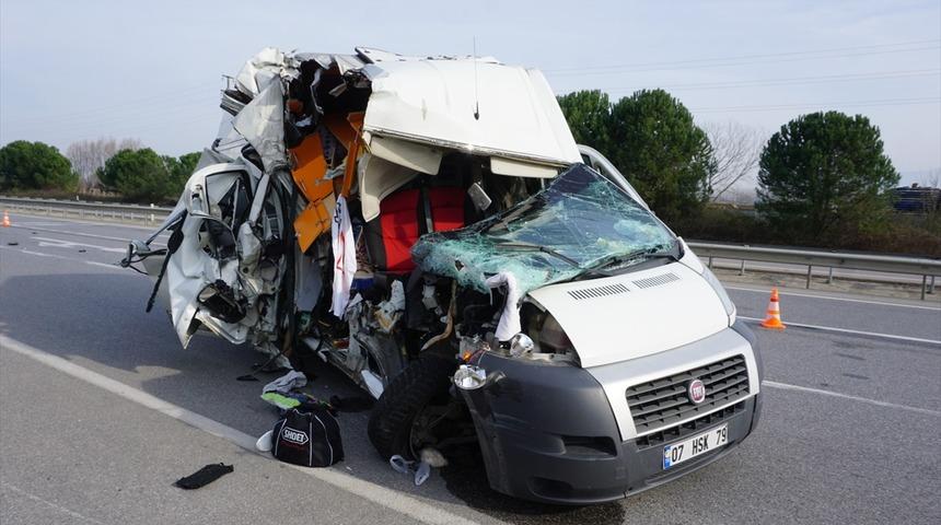 Milli motosikletçi Öncü kardeşler Sakarya'da kaza geçirdi