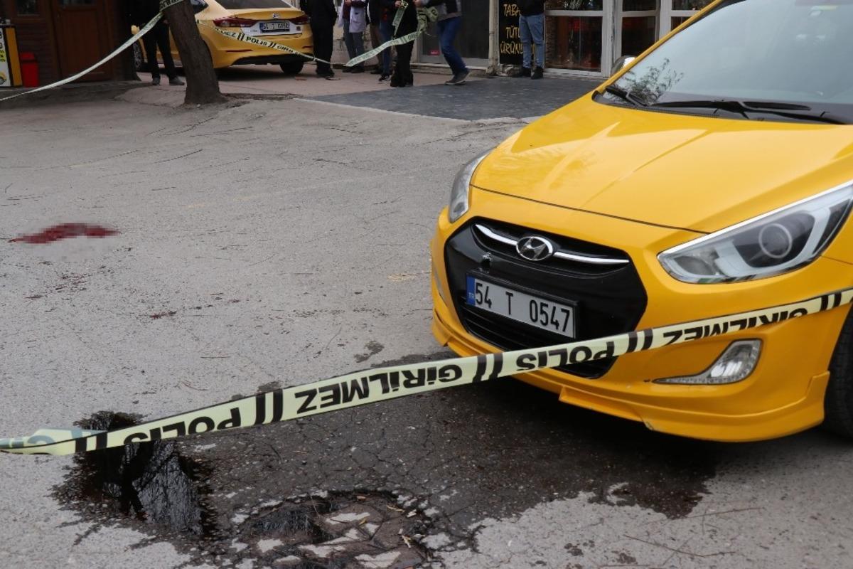 Şehrin g&ouml;beğinde taksiciyi av t&uuml;feğiyle vurup kayıplara karıştı