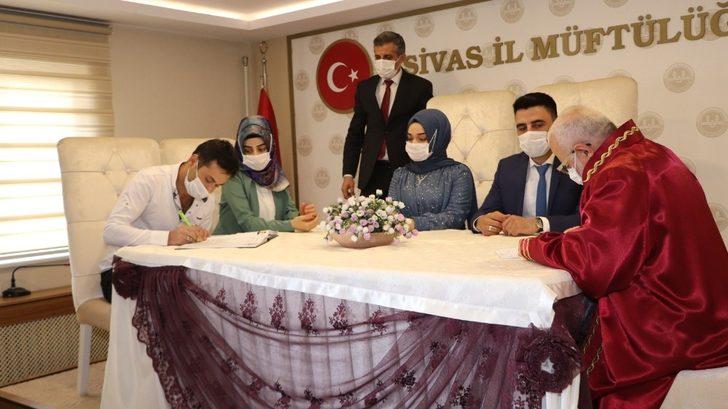 İl müftüsü 2021 yılının ilk resmi nikahını kıydı. G4