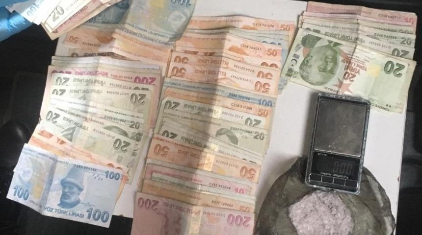 Uyuşturucu tacirleri Mobil Park ekiplerinden ka&ccedil;amadı