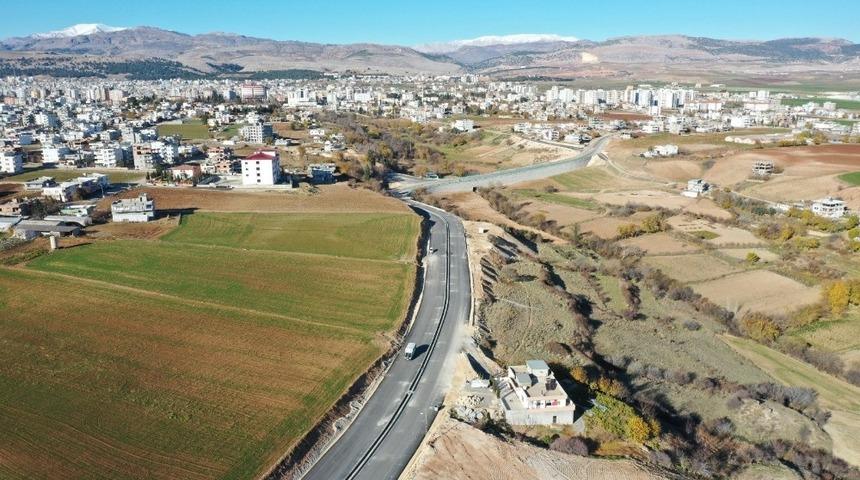 Asfalt &ccedil;alışması tamamlanan Millet Caddesi trafiğe a&ccedil;ıldı