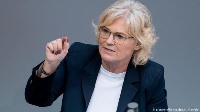 Lambrecht: İnternet platformları daha sıkı denetlenecek