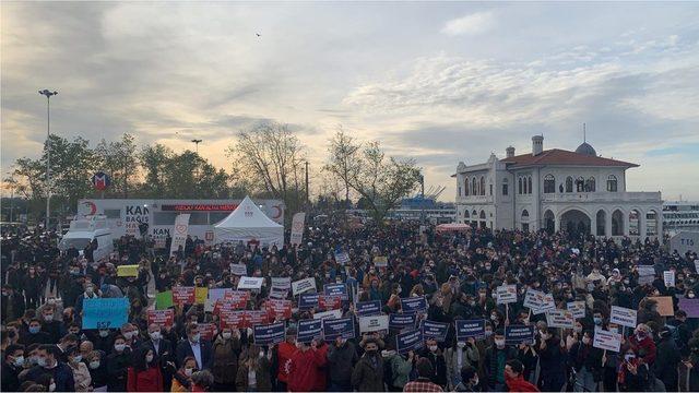 Boğaziçi Üniversitesi öğrencileri dün Kadıköy'de gösteri yaptı