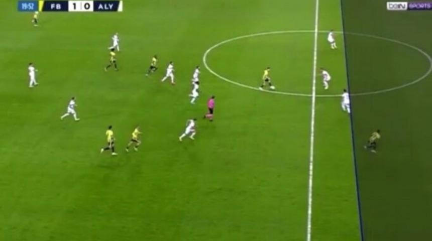 Fenerbahçe - Alanyaspor maçında VAR çizgisi tartışma yarattı