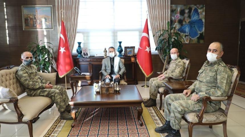 Vali Oktay &Ccedil;ağatay, 8. Kolordu Komutanını makamında kabul etti