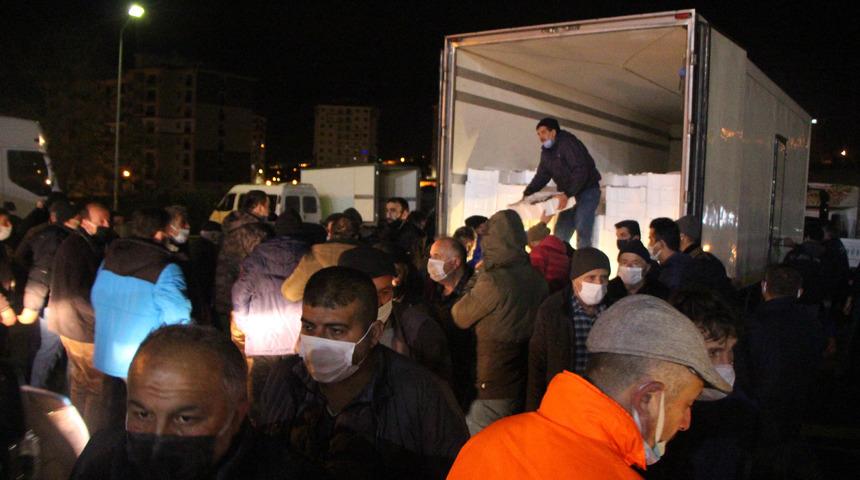 Hamsiye av yasağı gelince balık haline akın ettiler