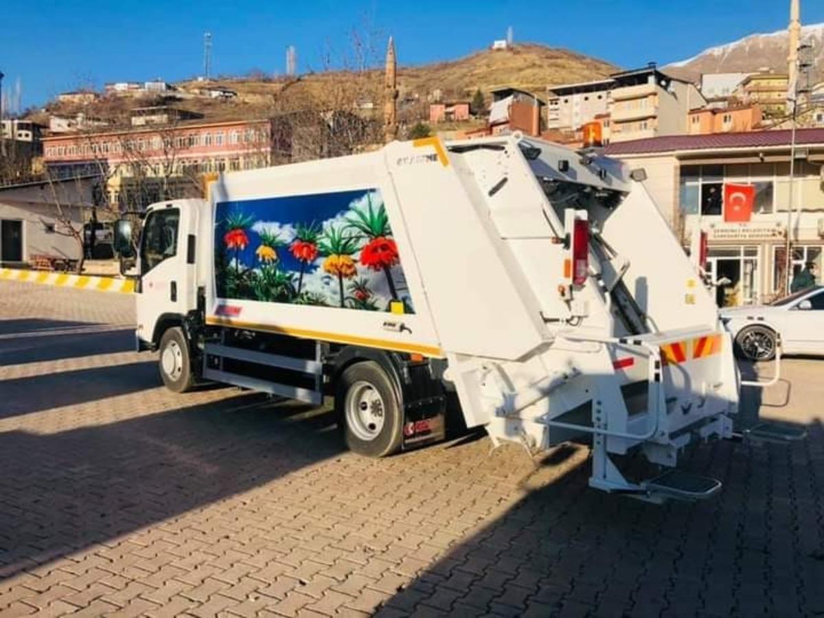 Şemdinli belediyesi ara&ccedil; filosunu genişletmeye devam ediyor