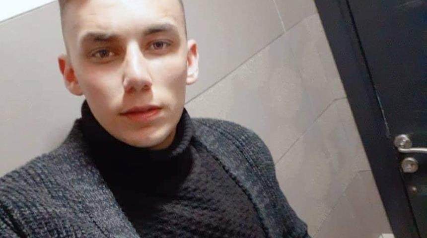 &Uuml;zerine yattığı pompalı t&uuml;feği ateşledi: 1 &ouml;l&uuml;