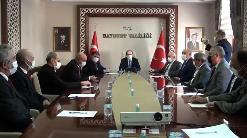 Vali C&uuml;neyt Epcim&rsquo;den Bayburtspor&rsquo;a destek &ccedil;ağrısı