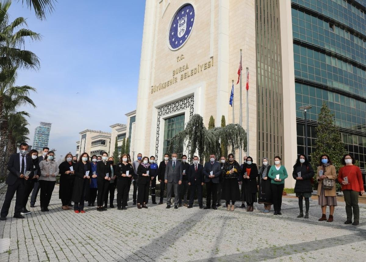 G&ouml;n&uuml;ll&uuml; i&ccedil; denet&ccedil;ilere plaket