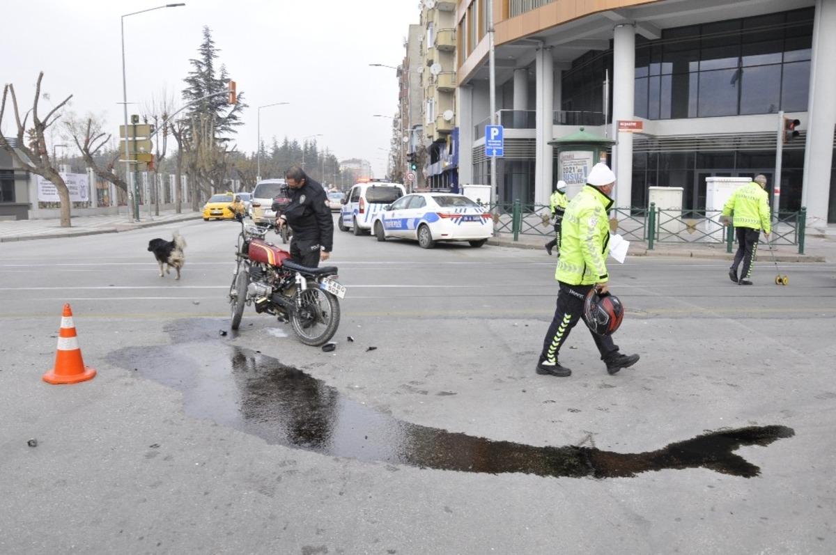 Motosiklet ile tramvayın karıştığı kazada 1 kişi yaralandı