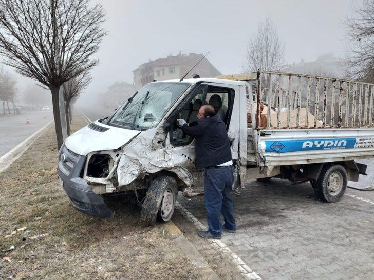 Transit ile pikap  çarpıştı: 6 yaralı G3