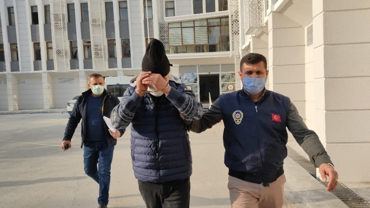 &Ccedil;aldığı cep telefonunu parkta uyurken &ccedil;aldırdı