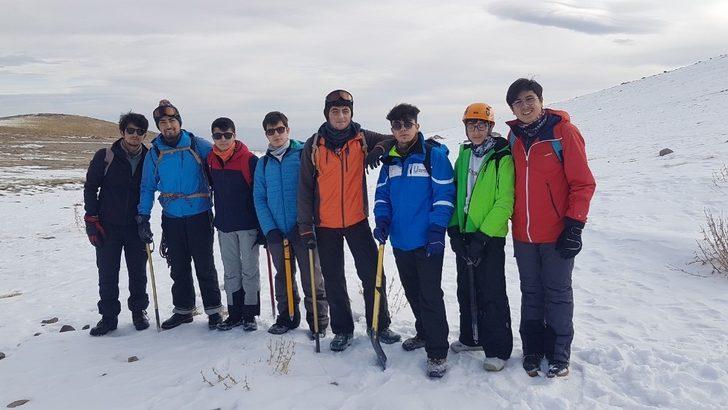 Zorlu Dağcılık Eğitimi 24 Dağcının Katılımı İle Sürüyor G2