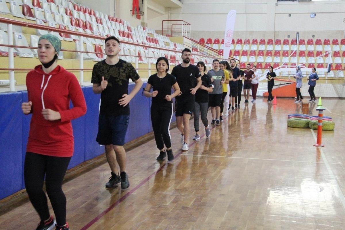 Dezavantajlı gen&ccedil;ler spor ile tanışarak meslekleri i&ccedil;in hazırlanıyor