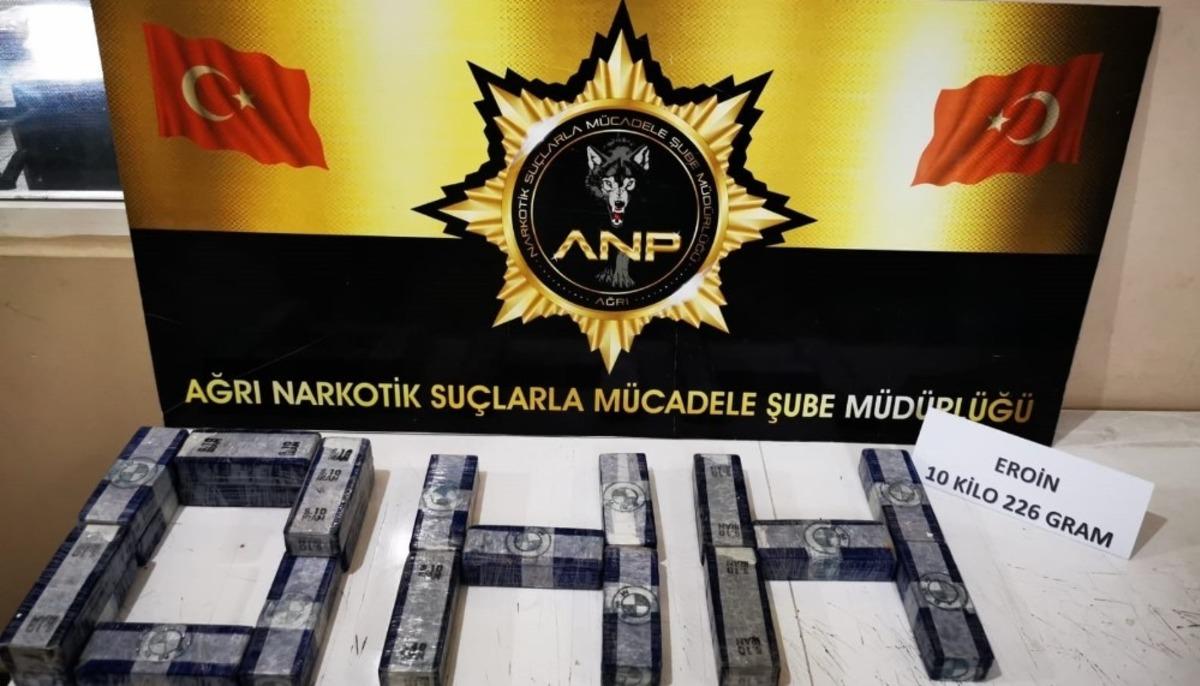Ağrı&rsquo;da peynir bidonuna gizlenmiş 10 kilo 226 gram eroin ele ge&ccedil;irildi
