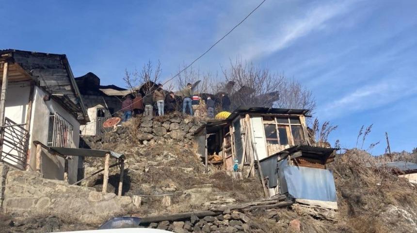 Şenkaya&rsquo;da yangın; bir kişi hayatını kaybetti