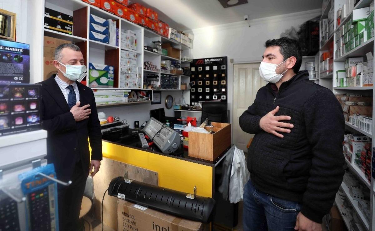 Başkan B&uuml;y&uuml;kakın, &Ccedil;ayırova esnafını ziyaret etti