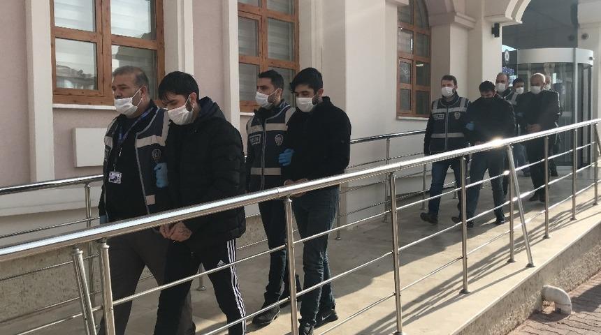 FET&Ouml; yalanıyla 160 bin lira dolandıran 5 ş&uuml;pheli yakalandı