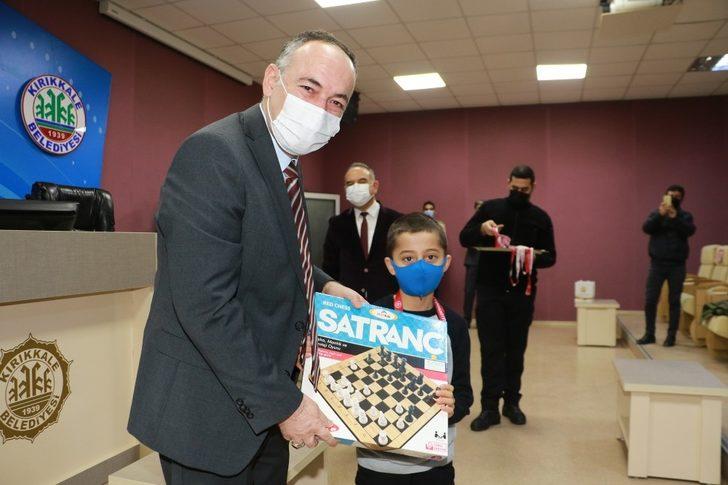 Online satranç turnuvasında ödüller sahiplerini buldu G2