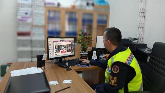Manisa’da jandarmadan öğrencilere uzaktan trafik eğitimi