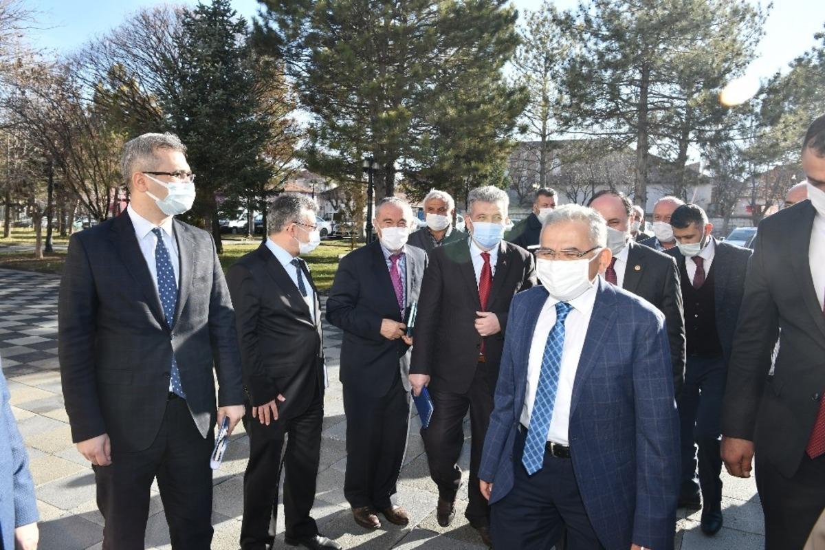 Başkan B&uuml;y&uuml;kkılı&ccedil;, Sarıoğlan ve Akkışla&rsquo;da muhtarlarla buluştu