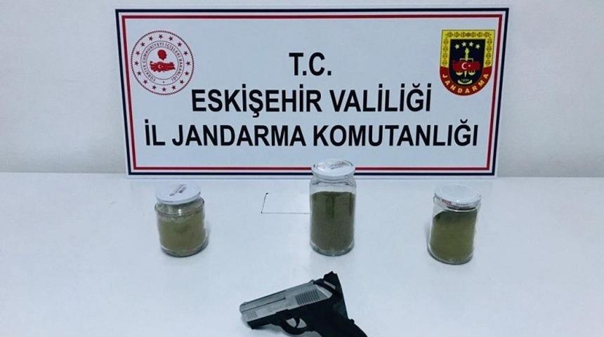 Eskişehir’e uyuşturucu getiren 2 kişi yakalandı