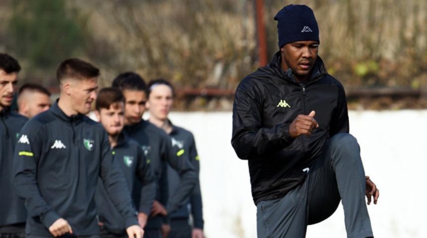 Mustafa Yumlu ve Özgür Çek takımdan ayrı çalıştı