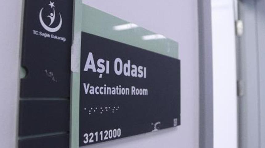 İlk kez g&ouml;r&uuml;nt&uuml;lendi! Ankara Şehir Hastanesi'nde 25 aşı uygulama odası oluşturuldu