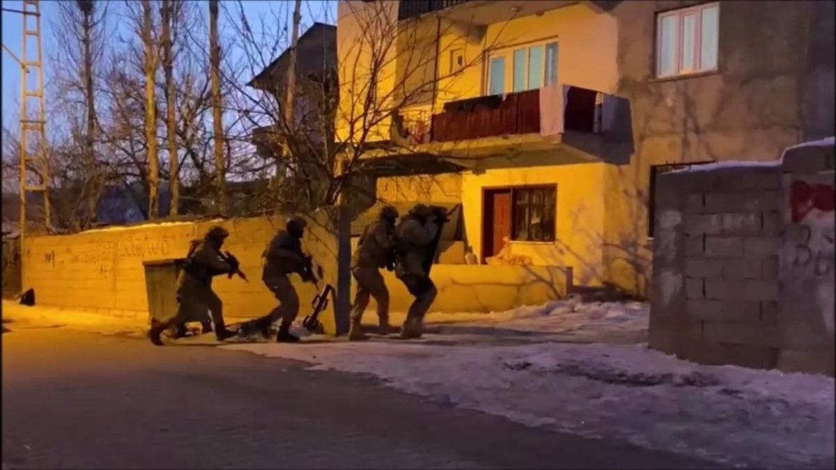 Van merkezli 3 ilde PKK operasyonu: 13 g&ouml;zaltı