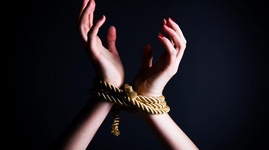 'Seks kölesi' olarak istismar edilen kadınlara tazminat!