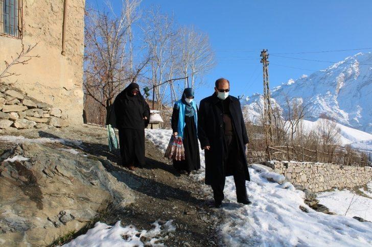 Kardeş şehir Manisa’dan Hakkari’ye yardım eli G3