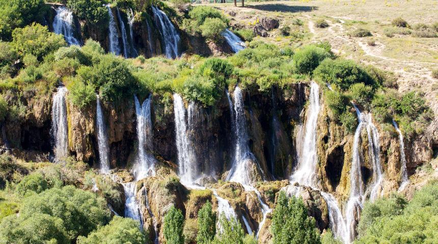 Girlevik Şelalesi nerede? Girlevik Şelalesi'ne nasıl gidilir? Girlevik Şelalesi Erzincan