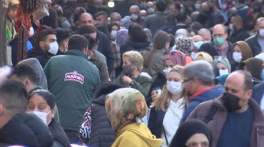 Kısıtlamaya saatler kala İstanbul'da korkutan g&ouml;r&uuml;nt&uuml;