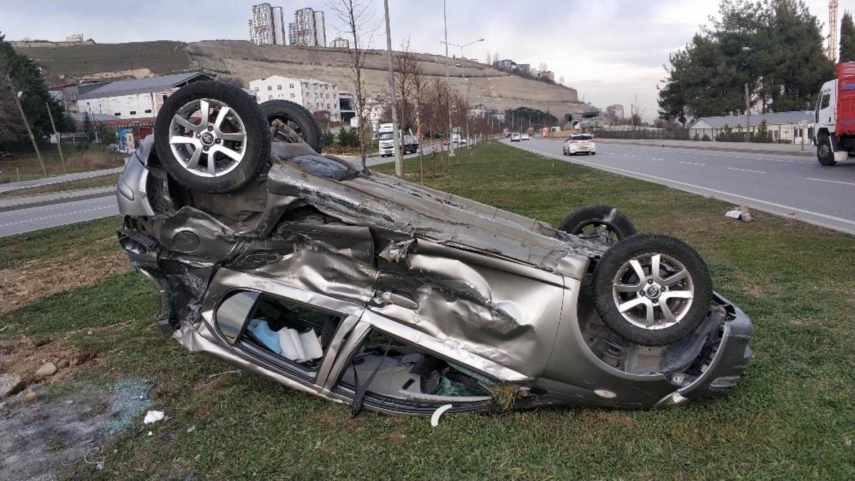 Samsun&rsquo;da kamyon otomobil ile &ccedil;arpıştı: 3 yaralı