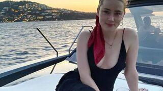 Amber Heard tepki çekti! 7 milyon dolarlık boşanma tazminatını bağışlamadı