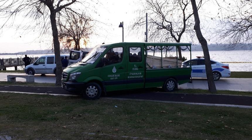 K&uuml;&ccedil;&uuml;k&ccedil;ekmece&rsquo;de denizde erkek cesedi bulundu