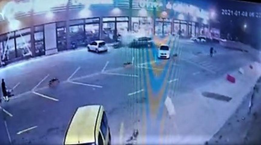 Dinlenme tesisindeki dehşet anları kameraya yansıdı