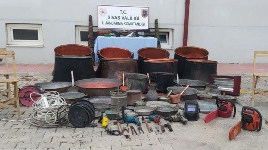 6 evden hırsızlık yapan şahıslar &ccedil;aldıklarıyla birlikte yakalandı