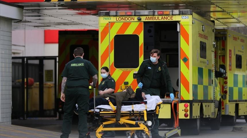 İngiltere'de salgının başından bu yana en y&uuml;ksek g&uuml;nl&uuml;k can kaybı