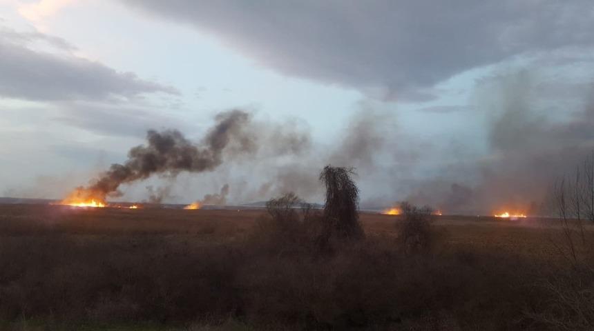 Bursa’daki sazlık yangını devam ediyor