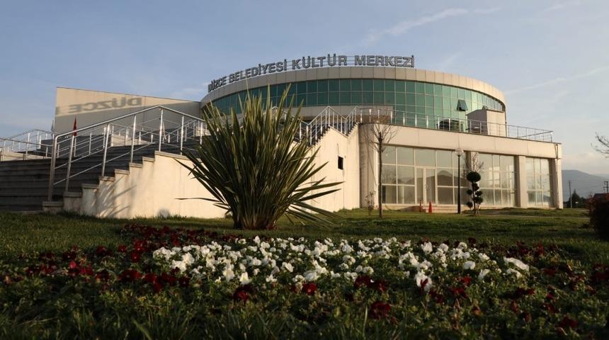 &uuml;nl&uuml; profes&ouml;r&uuml;n ismi D&uuml;zce&rsquo;de yaşatılacak