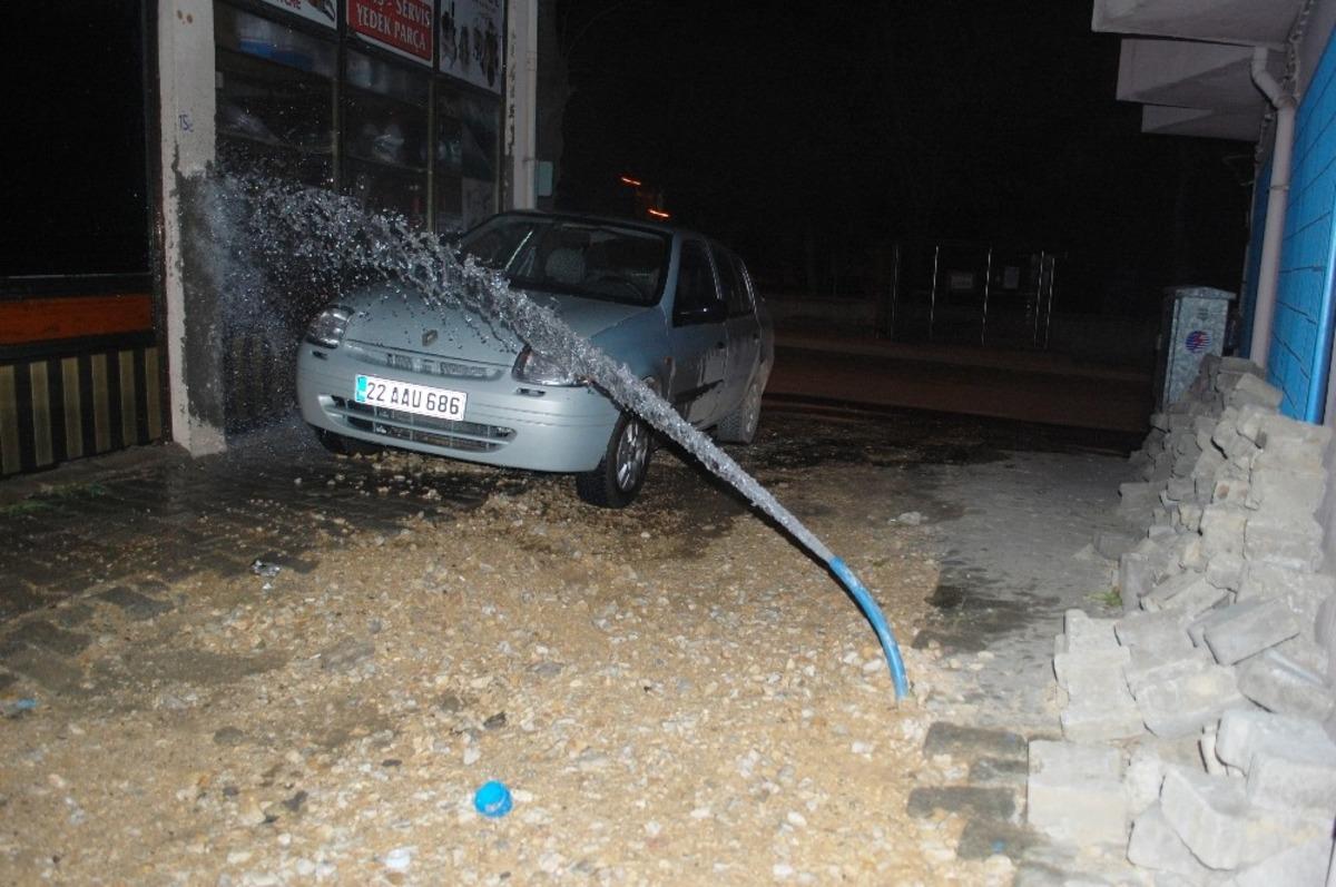 Gece yarısı korkutan su patlaması: &ldquo;G&ouml;k g&uuml;rledi sandım, yataktan fırladım&rdquo;