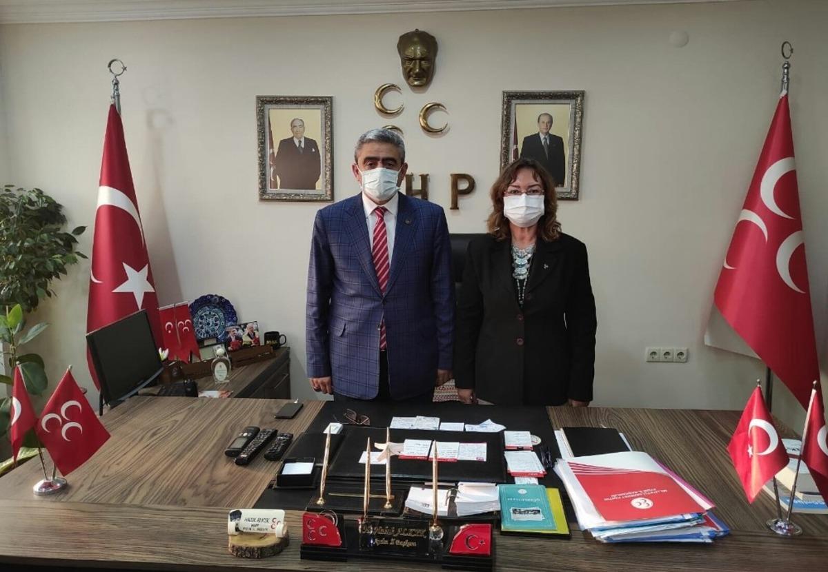 MHP Aydın İl Kadın Kolları&rsquo;nda bayrak değişimi