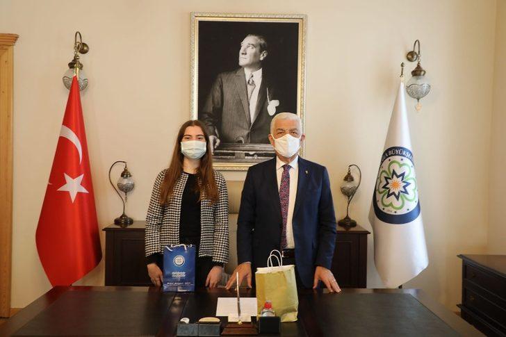 Başarılı öğrenciden Başkan Gürün’e ziyaret G1