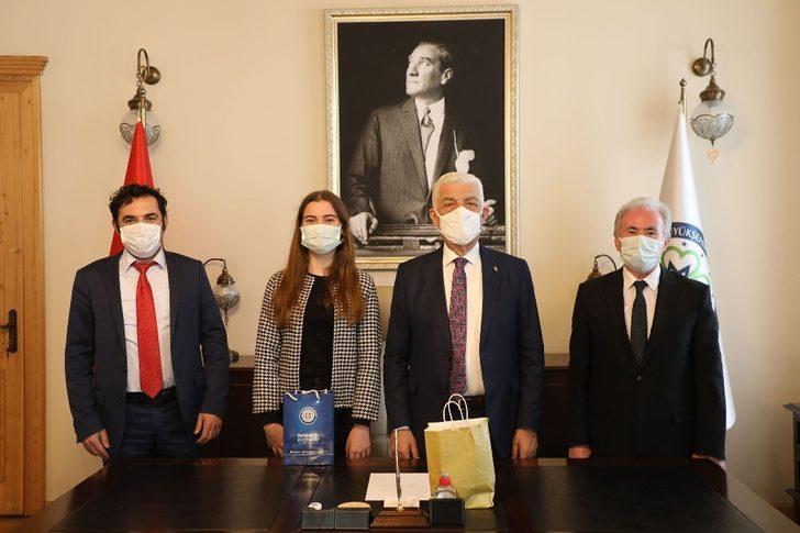 Başarılı öğrenciden Başkan Gürün’e ziyaret G2