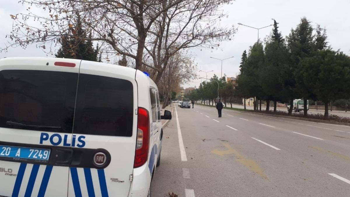 Denizli polisi kısıtlamada kuş u&ccedil;urtmuyor