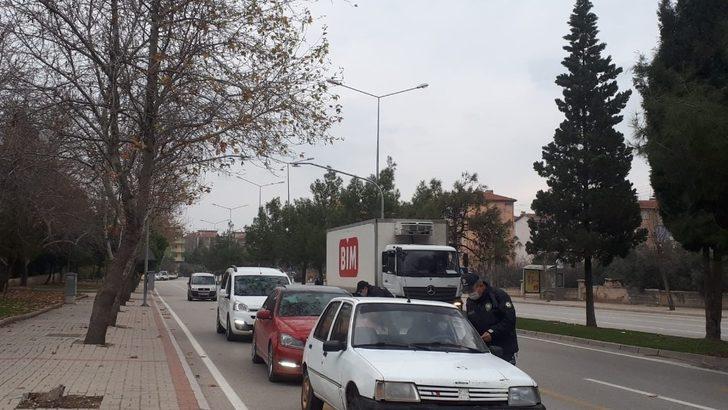 Denizli polisi kısıtlamada kuş uçurtmuyor G4