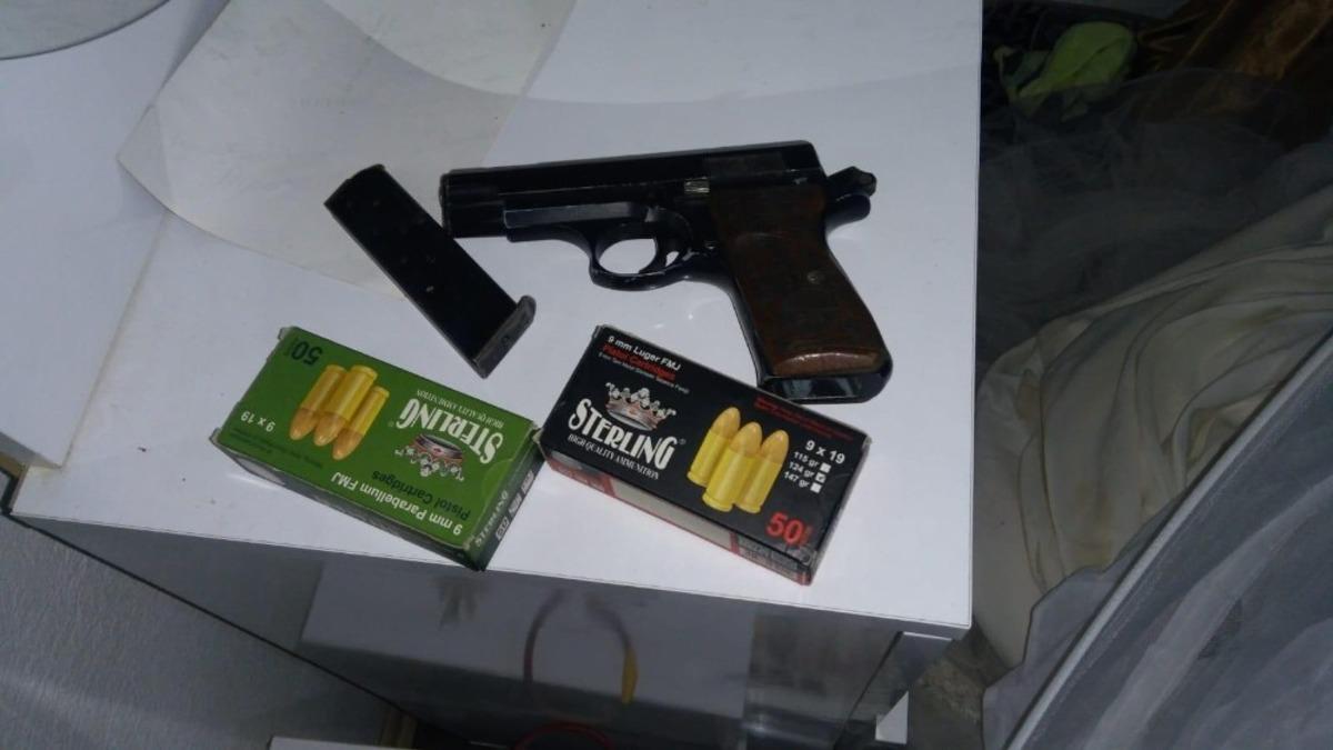Yaşlı kadının evine girip bileziklerini gasp eden ş&uuml;phelilere jandarma operasyonu